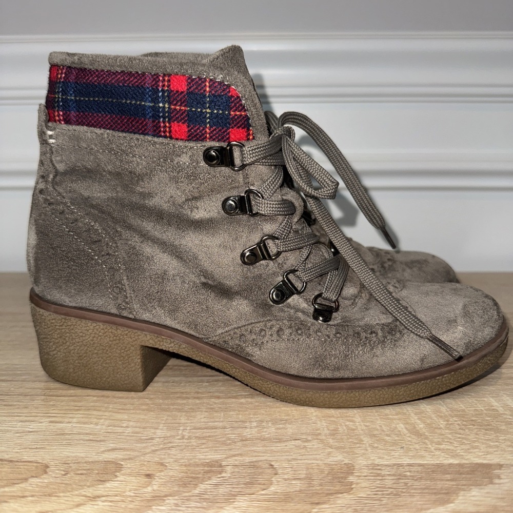 Tommy Hilfiger Twyazi-T Vegan Leather‎ Suede Wingtip Boots Sz 7M Gray Plaid EUC